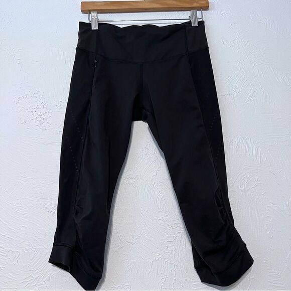 lululemon athletica Pants - Lululemon Womens Black Mesh Capri Crop Leggings 6